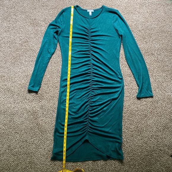 LEITH emerald green light weight knit long sleeve dress with center ruching - Picture 10 of 11